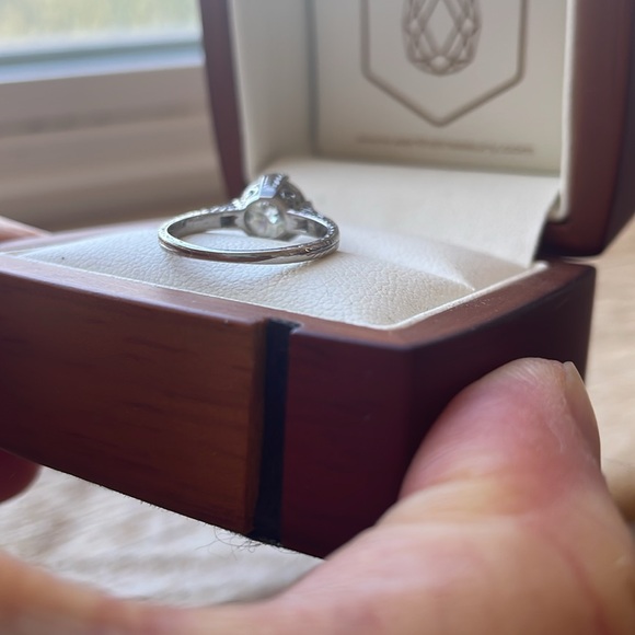 Antique 1.5 carat Natural Old European Cut Diamond Engagement Ring In Platinum - Picture 5 of 11